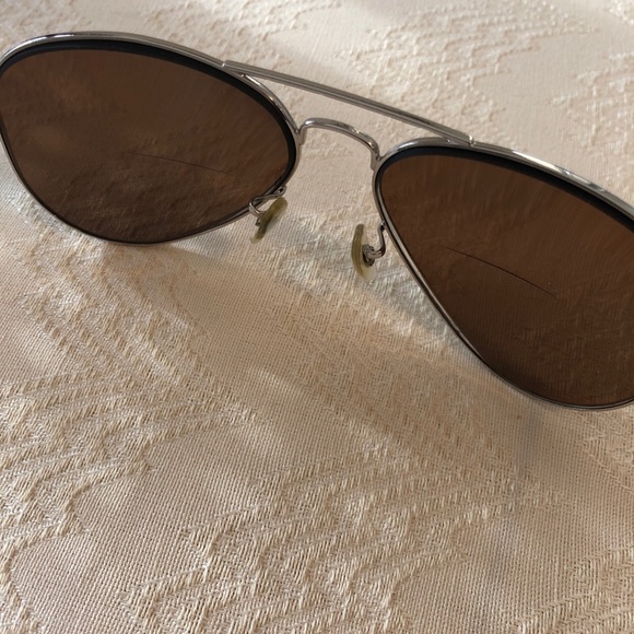 Ray Ban Classic Aviator Sunglasses. - Picture 9 of 10